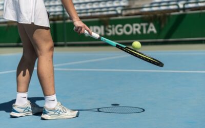 service au tennis